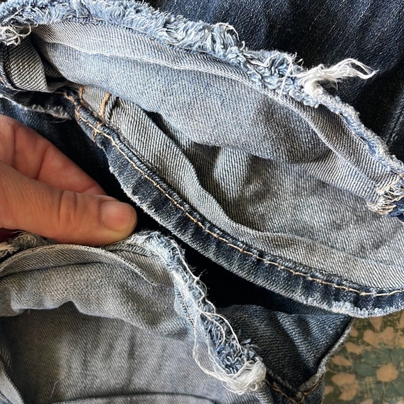 Big stars say 29L but they have been hemmed. Super cute but too short for me - Picture 4 of 12